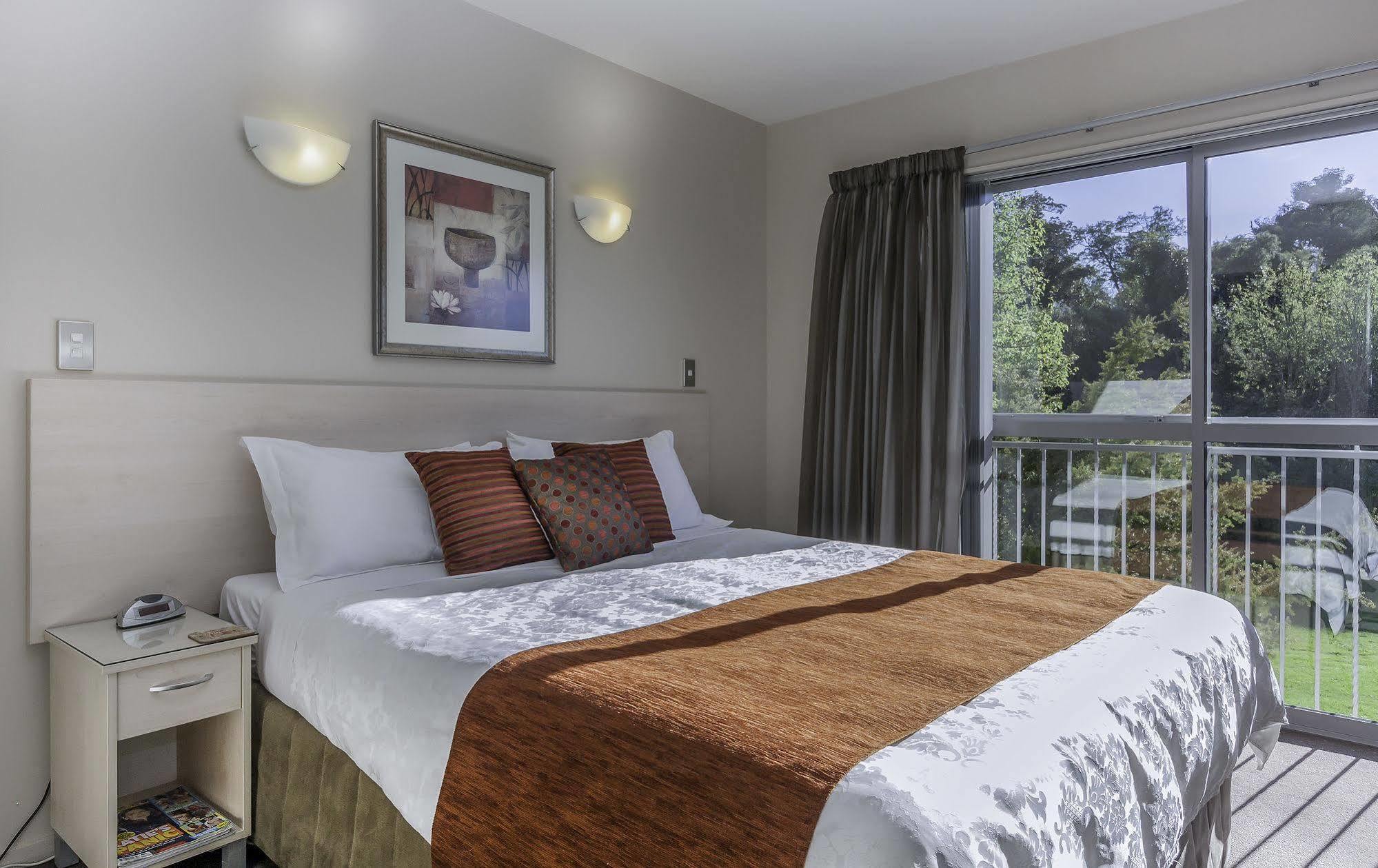 166 Majestic Court 4*