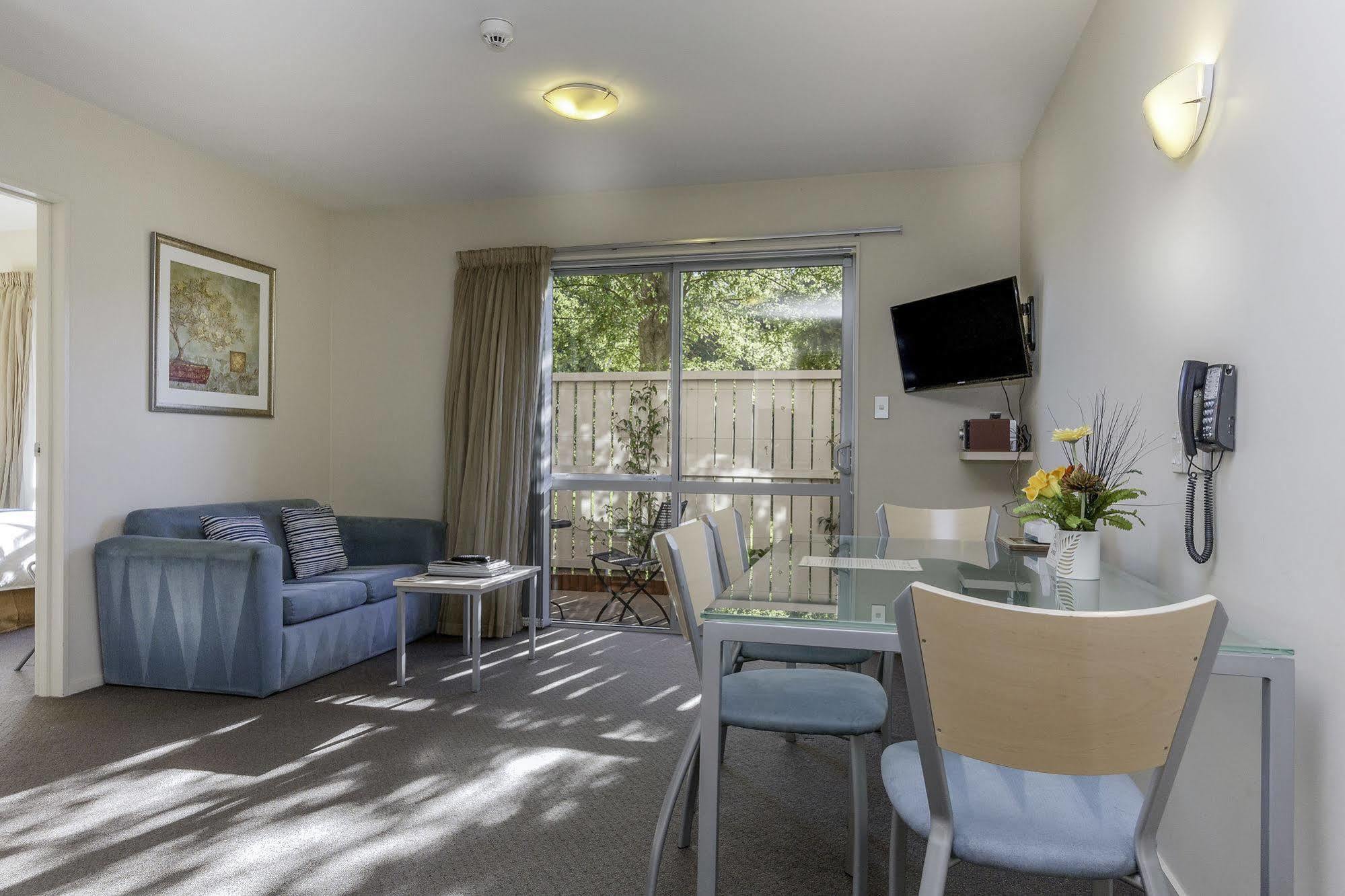 166 Majestic Court Motel 4*